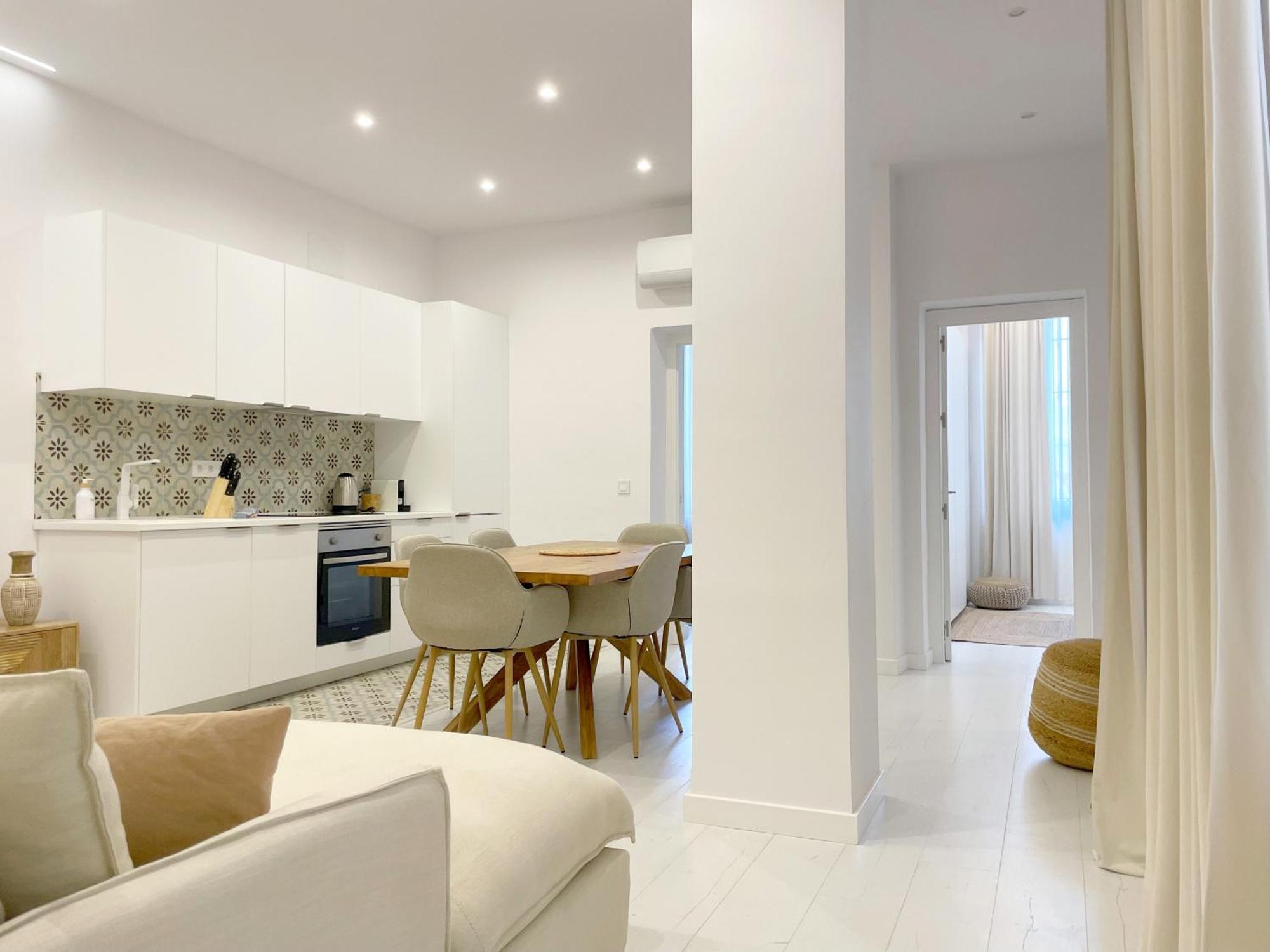 Piso Con Patio, 3 Habitaciones, En La Goleta Málaga Eksteriør billede